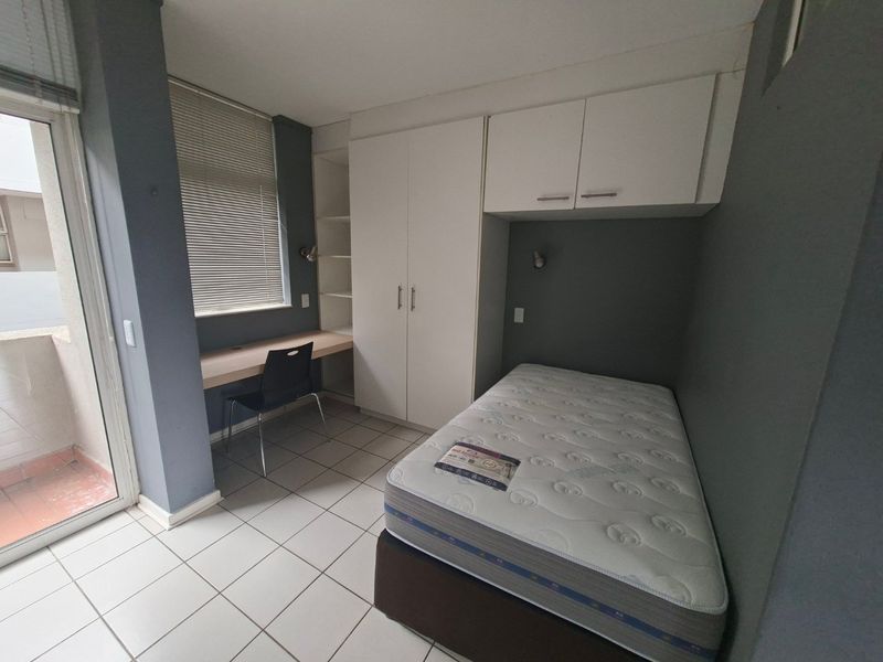 Great buy!!!50m from the university!!! - Photo 9