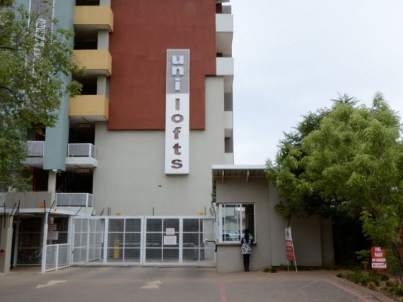 Great buy!!!50m from the university!!! - Photo 1