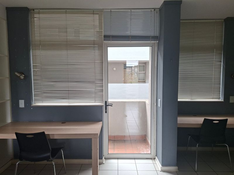 Great buy!!!50m from the university!!! - Photo 8