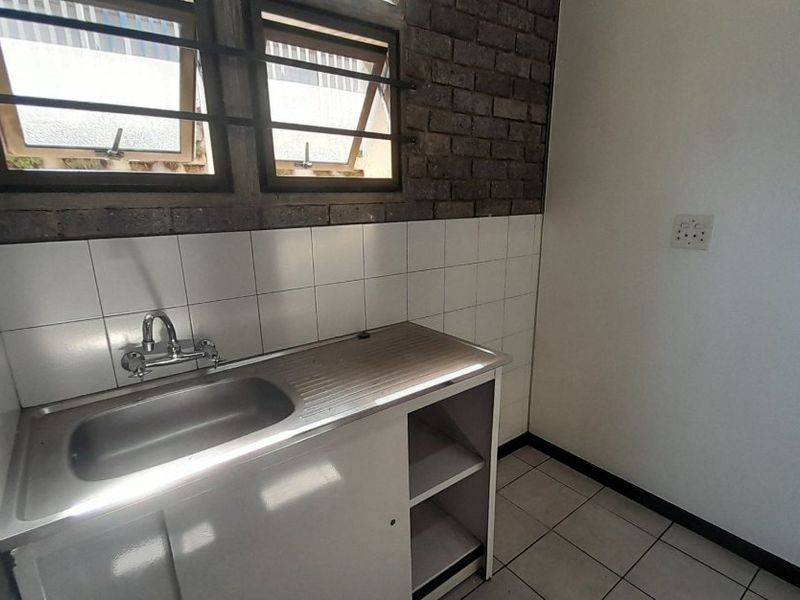 0 Bed Industrial in Kyalami for Rent - Photo 2
