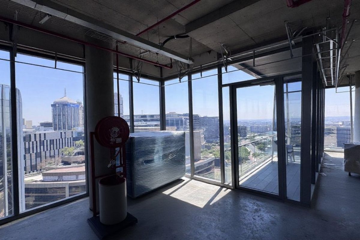 Grey Box Office with Panoramic Views in Katherine Street Towers, Sandton - Photo 4