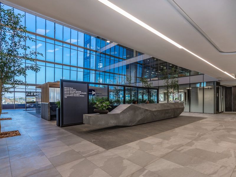 Grey Box Office with Panoramic Views in Katherine Street Towers, Sandton - Photo 7