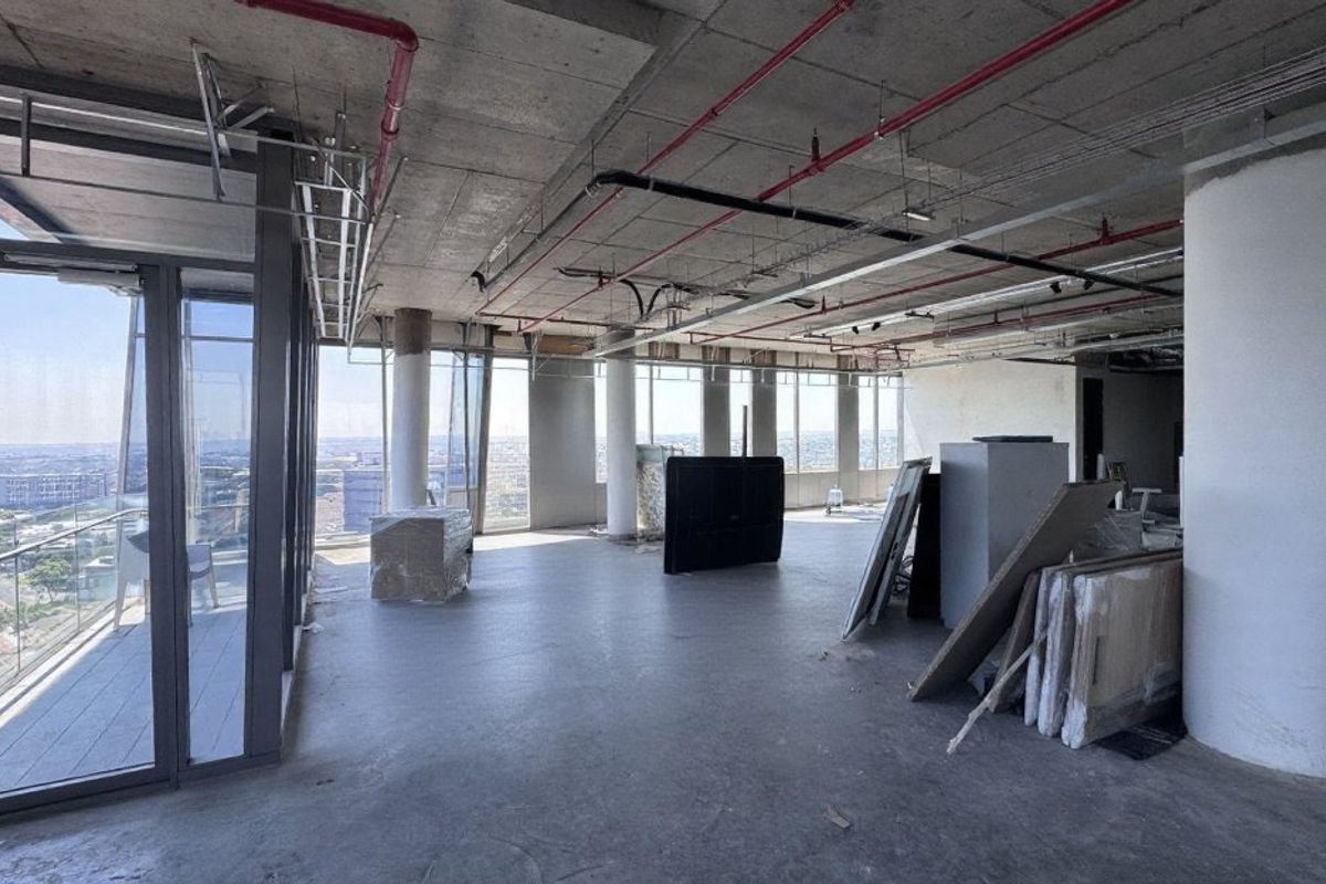 Grey Box Office with Panoramic Views in Katherine Street Towers, Sandton - Photo 3