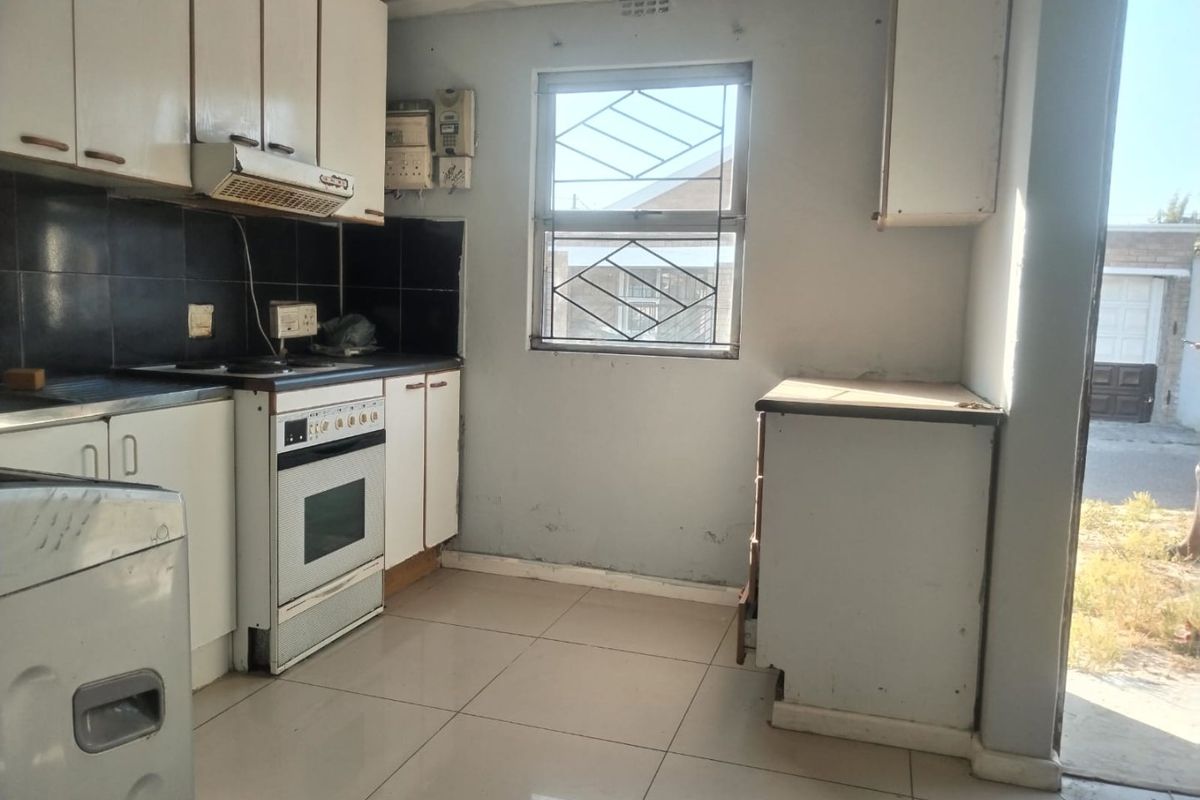 2 Bedroom House for sale in Mxolisi Phetani - Photo 3