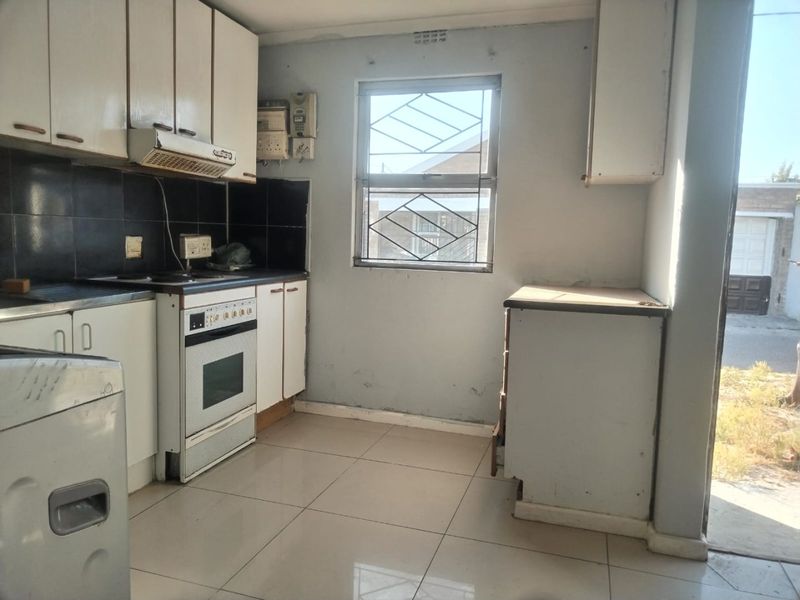 2 Bedroom House for sale in Mxolisi Phetani - Photo 3