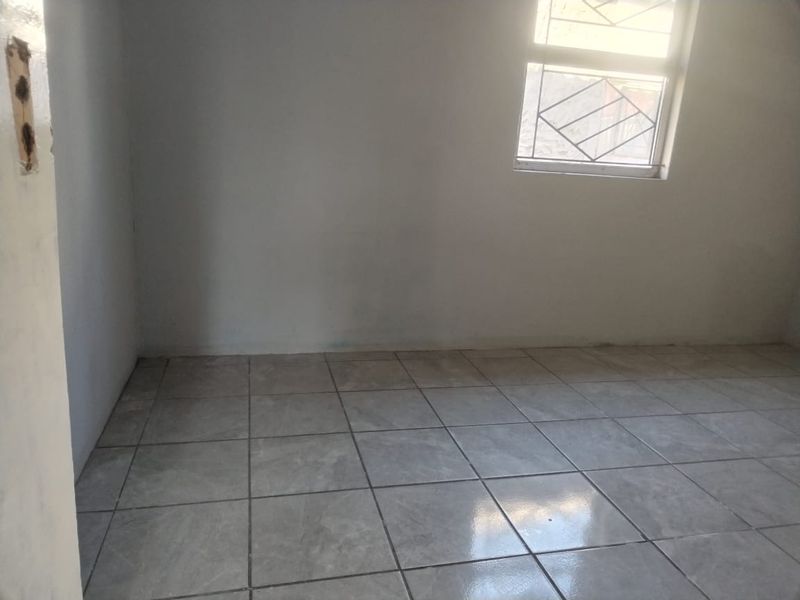 2 Bedroom House for sale in Mxolisi Phetani - Photo 10
