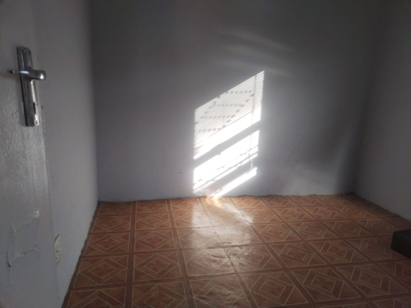 2 Bedroom House for sale in Mxolisi Phetani - Photo 9