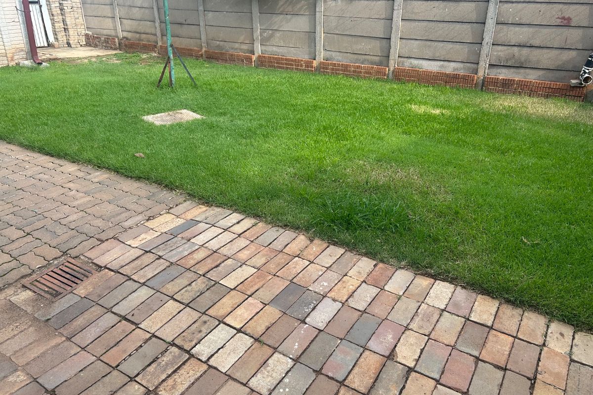 3 bedroom house for sale in west park  - Photo 3