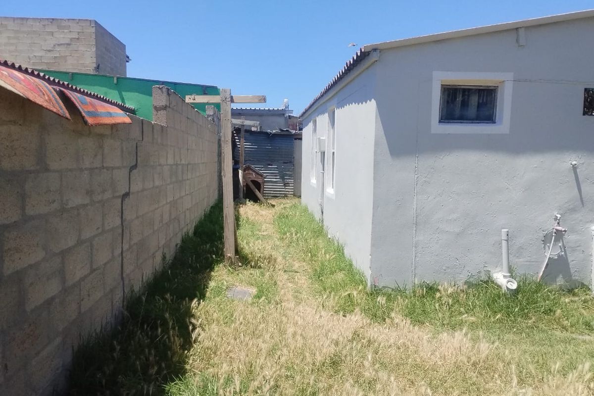 House for Sale in Macassar Village - Photo 2