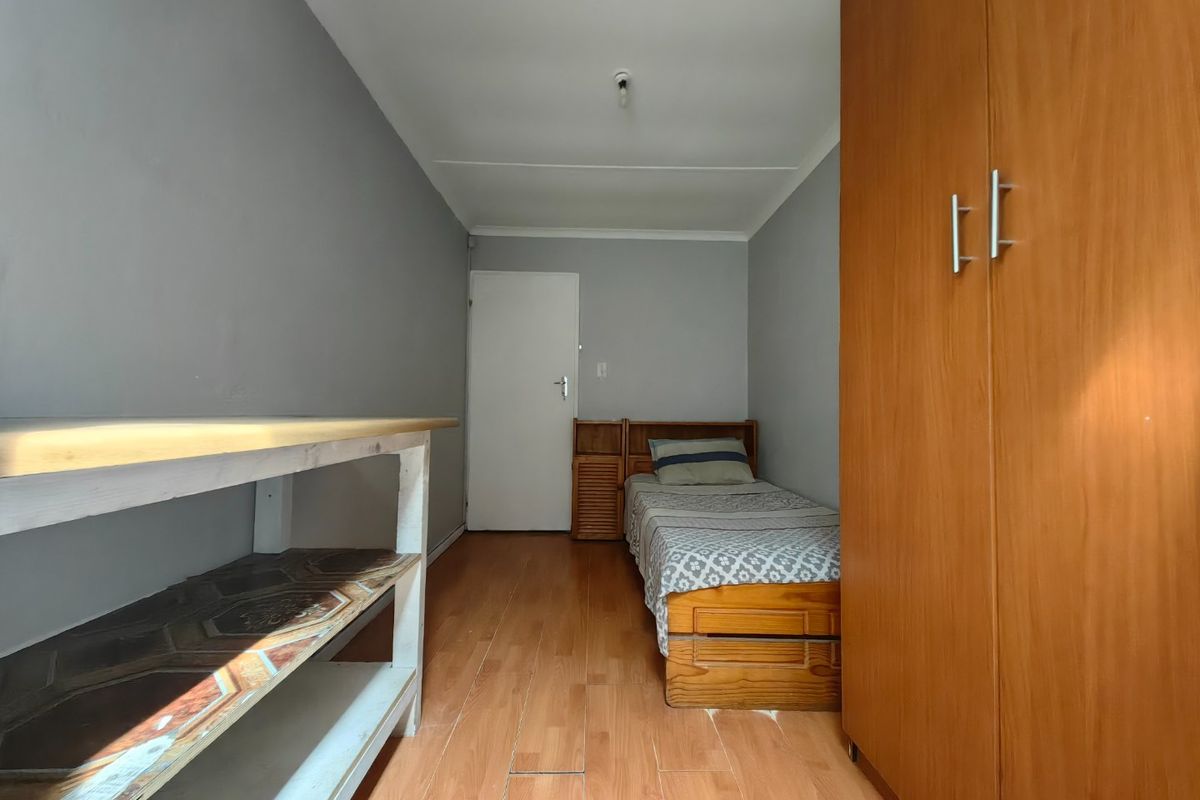 Investors Dream! 1st time buyers only! - Photo 5