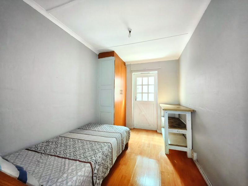 Investors Dream! 1st time buyers only! - Photo 4