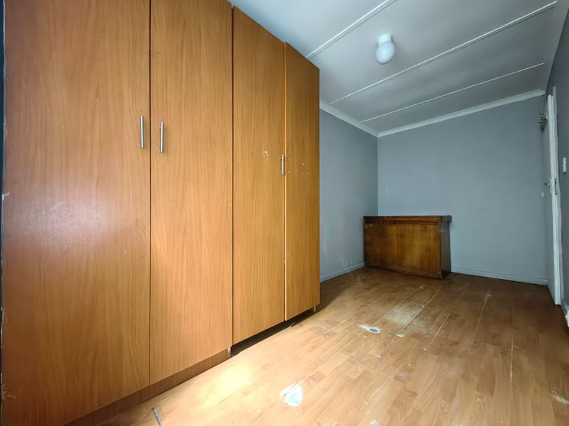 Investors Dream! 1st time buyers only! - Photo 10