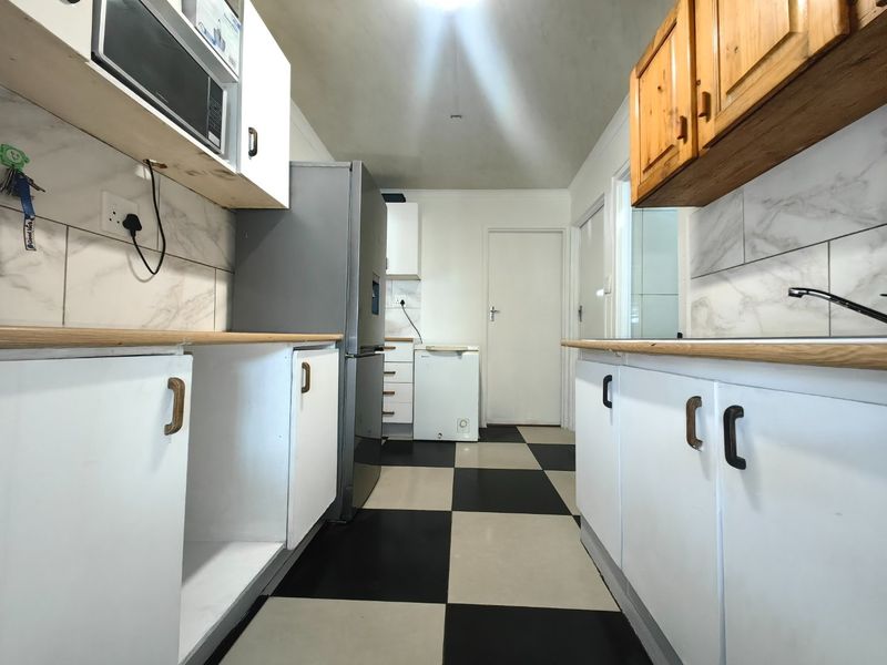 Investors Dream! 1st time buyers only! - Photo 3