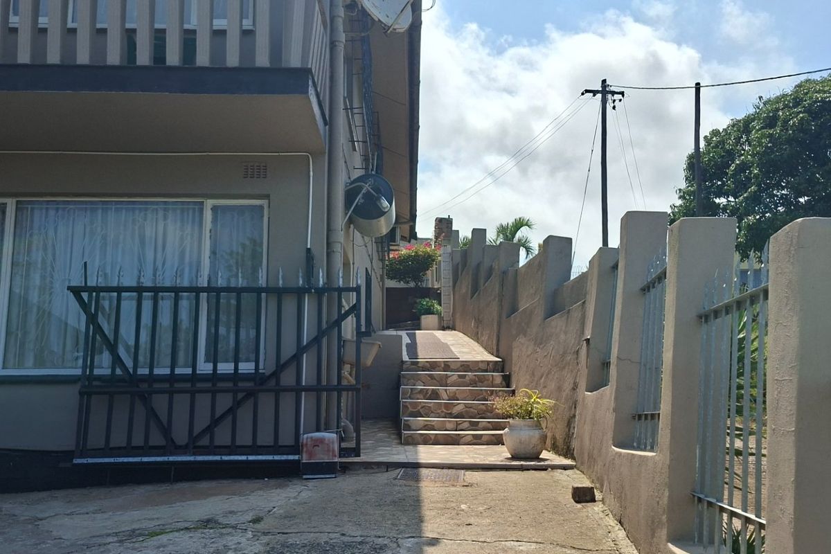 HOUSE FOR SALE - Photo 4