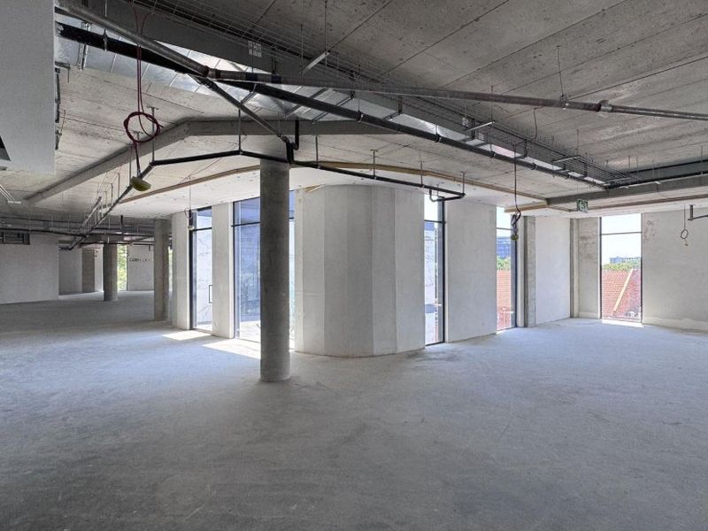 Prime P-Grade Office to rent at 52 Katherine Street, Sandton - Photo 6