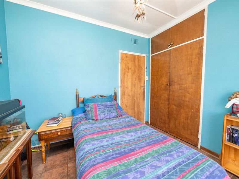 Contemporary Family Living Space - Photo 9