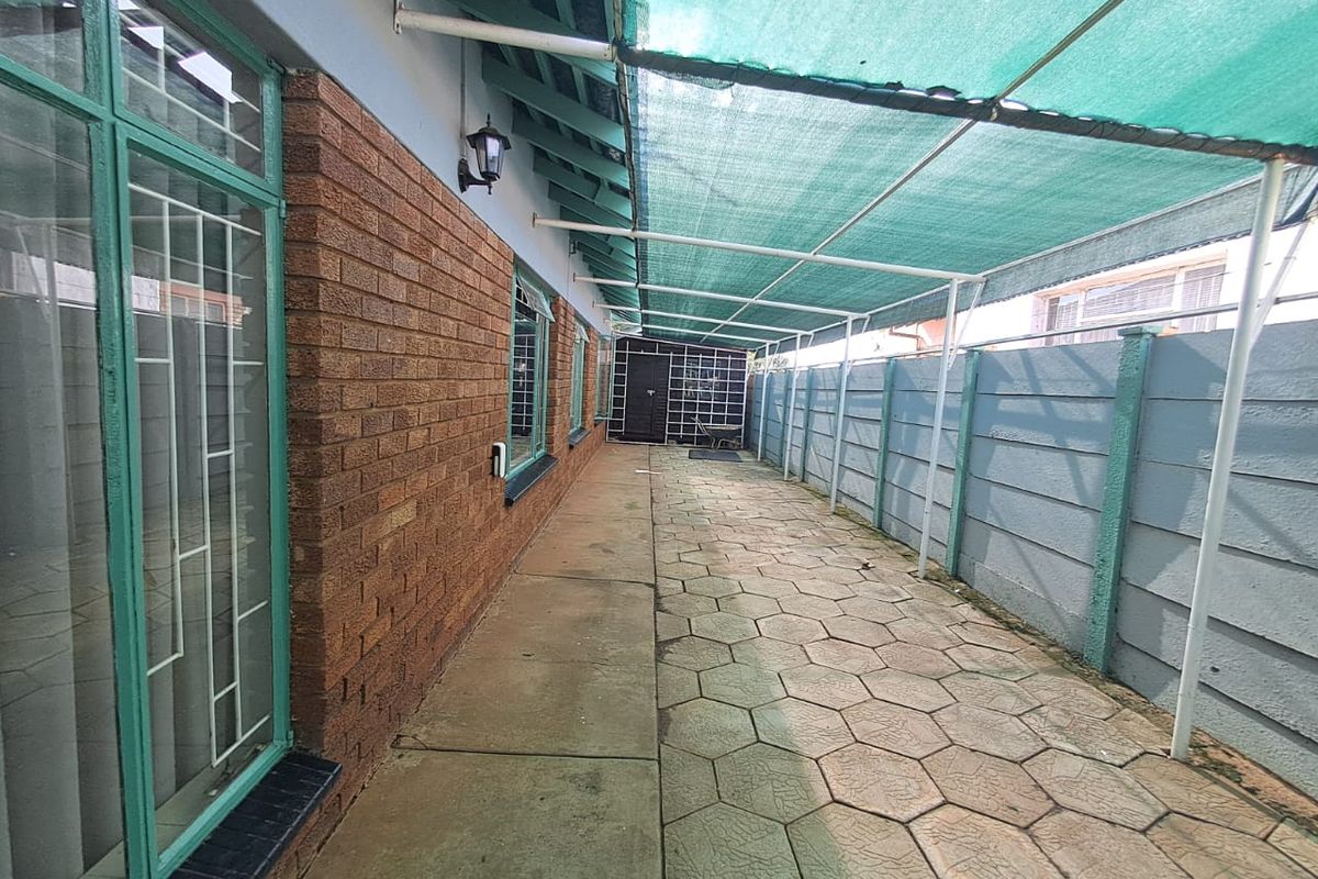 4 Bedroom House for sale in Randlespark - Photo 5