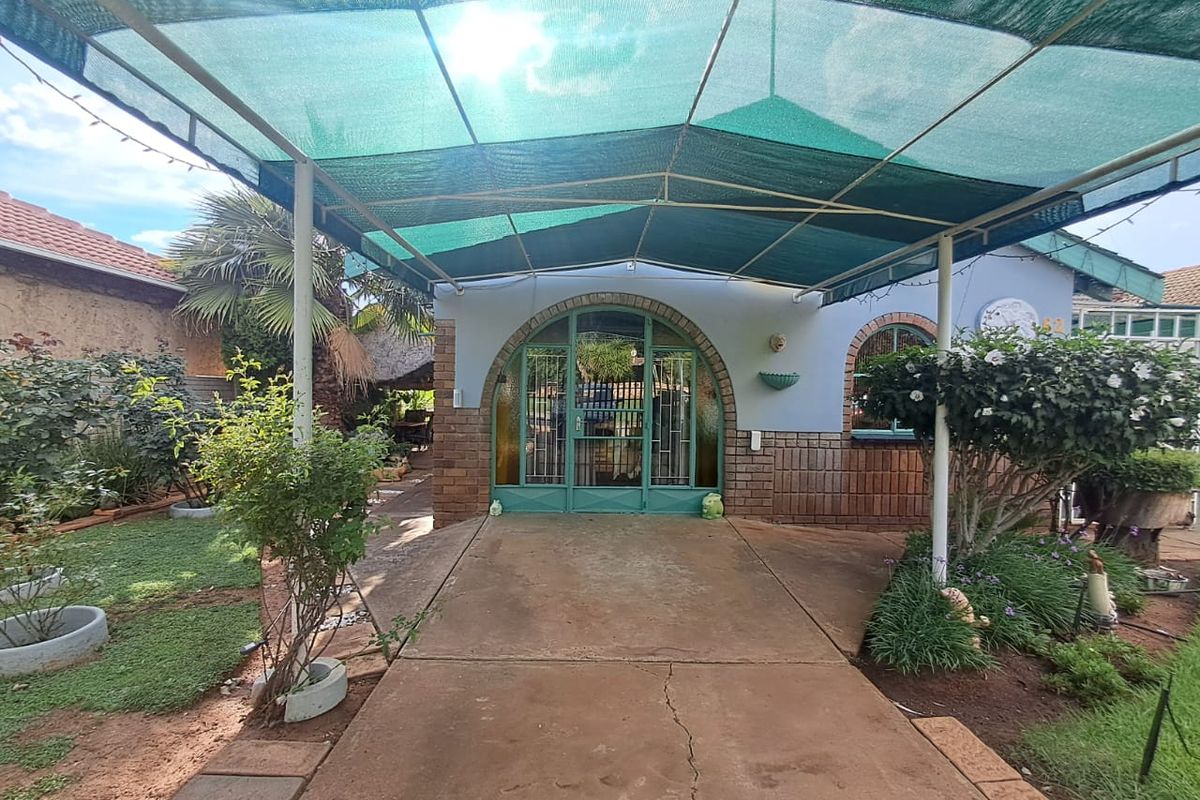 4 Bedroom House for sale in Randlespark - Photo 4