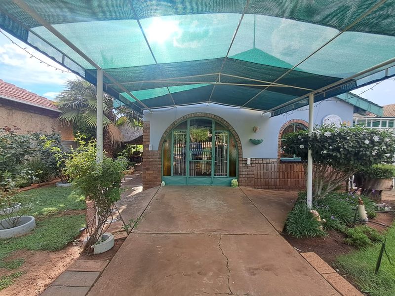 4 Bedroom House for sale in Randlespark - Photo 4