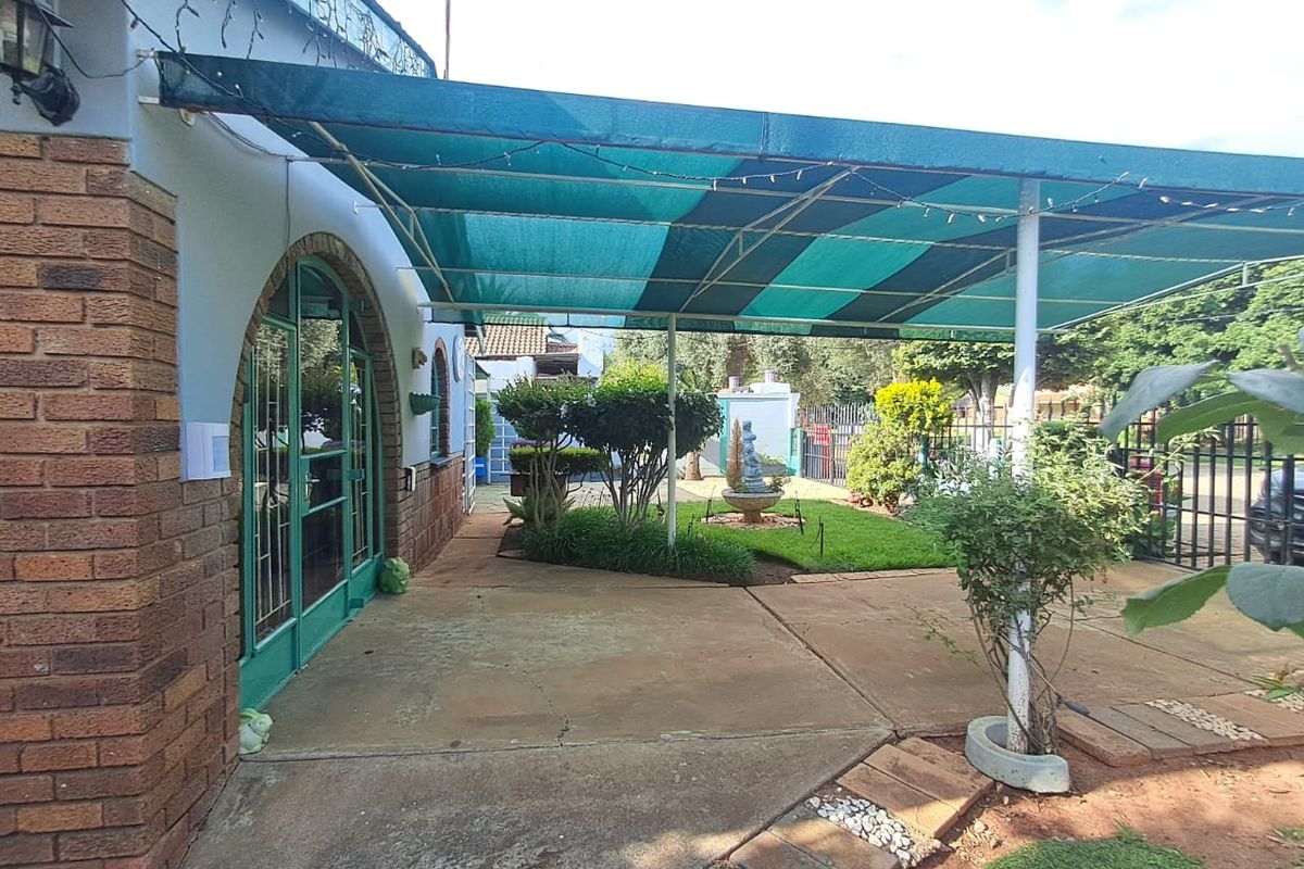 4 Bedroom House for sale in Randlespark - Photo 2