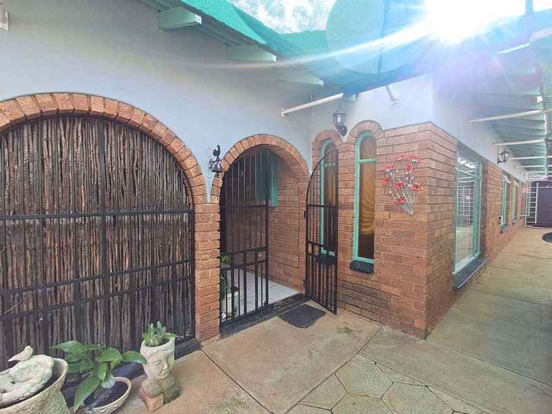 4 Bedroom House for sale in Randlespark - Photo 3