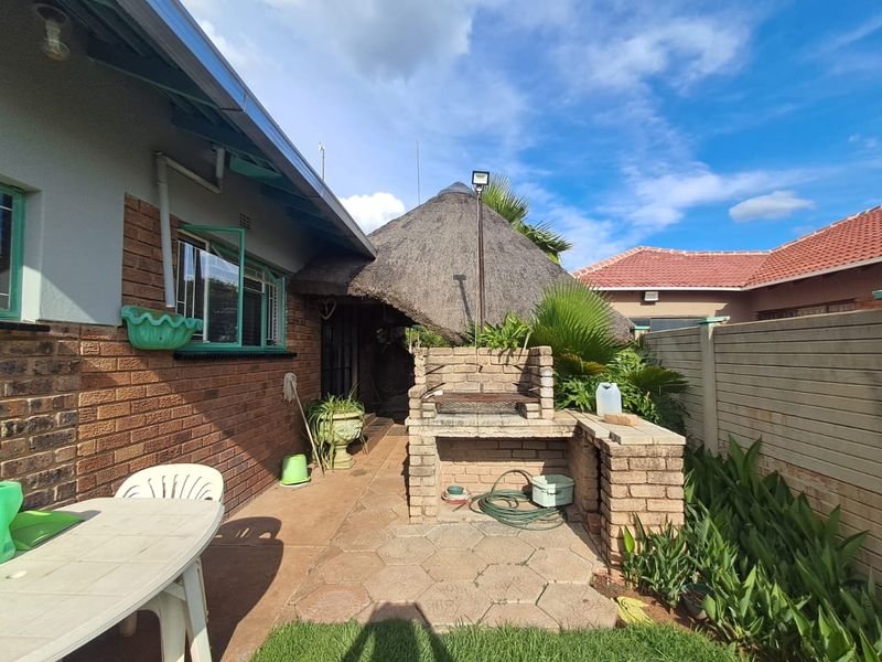 4 Bedroom House for sale in Randlespark - Photo 10