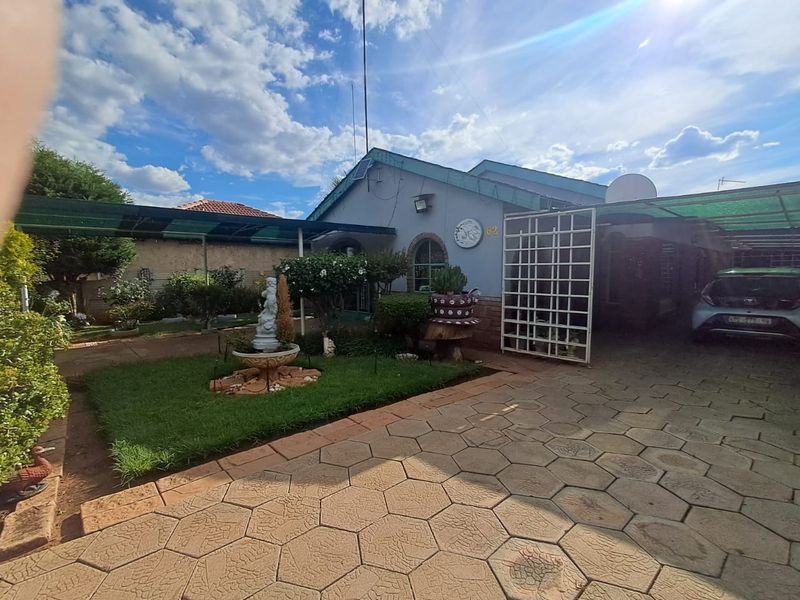 4 Bedroom House for sale in Randlespark - Photo 7