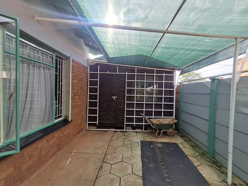 4 Bedroom House for sale in Randlespark - Photo 6