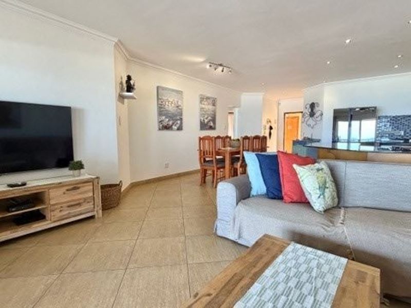 Beautiful Coastal Escape – Prime Uvongo Position - Photo 9