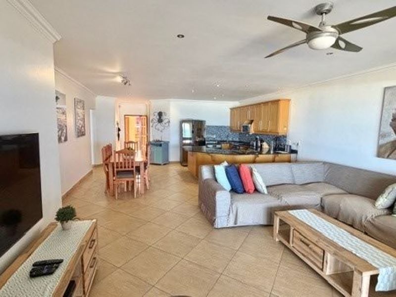 Beautiful Coastal Escape – Prime Uvongo Position - Photo 8