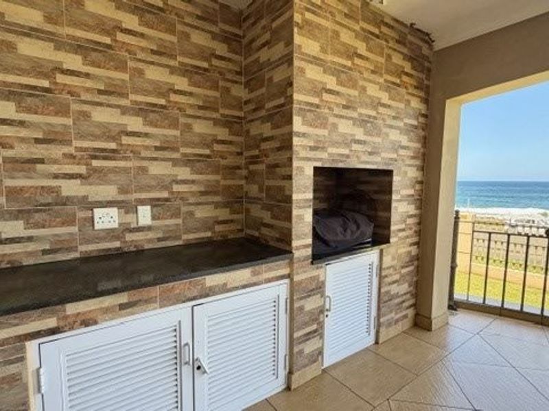 Beautiful Coastal Escape – Prime Uvongo Position - Photo 4