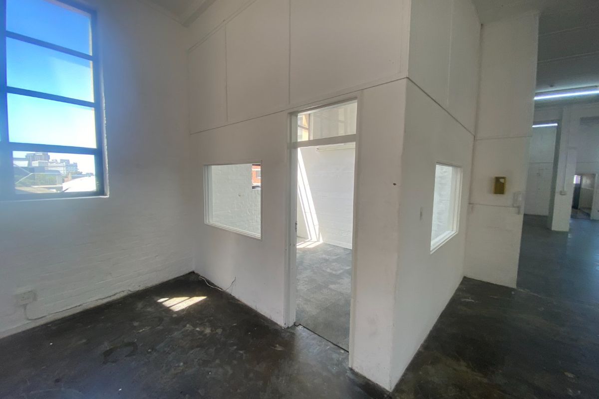 448m2 Industrial space to let  - Photo 3