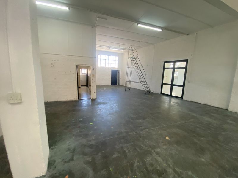 448m2 Industrial space to let  - Photo 8