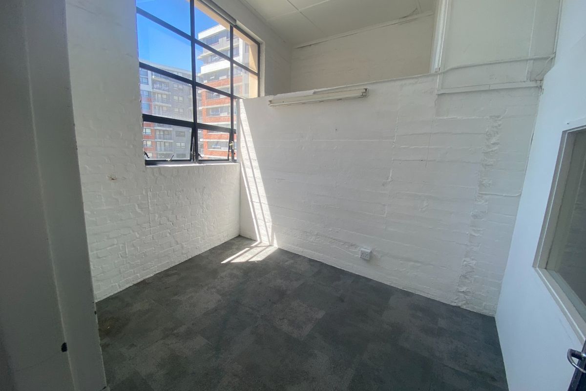 448m2 Industrial space to let  - Photo 4