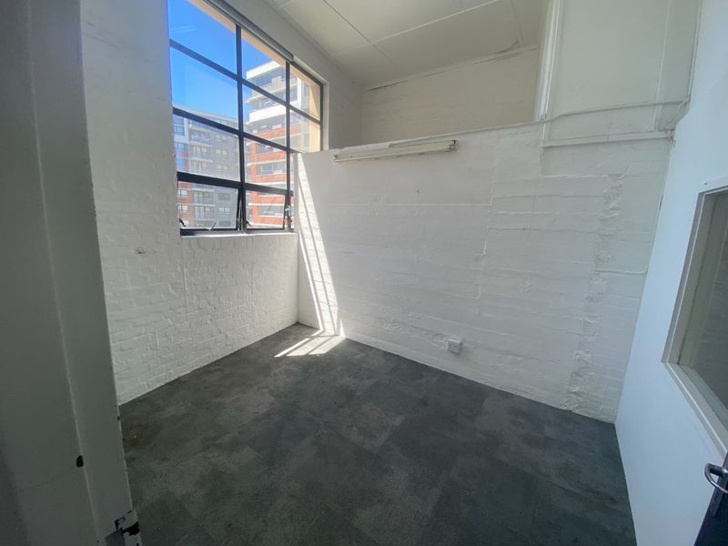 448m2 Industrial space to let  - Photo 4