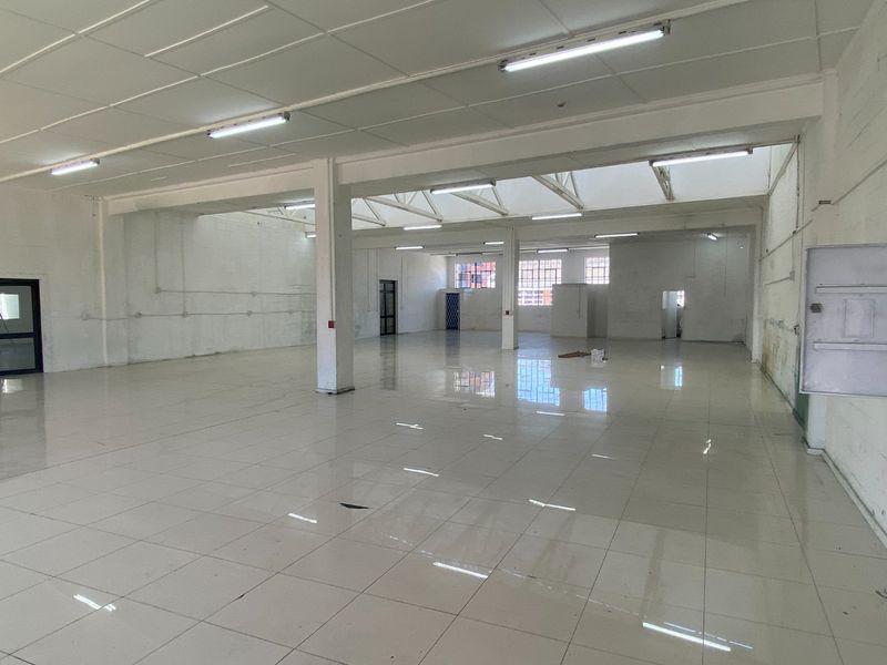 470m2 Industrial to Let  - Photo 2