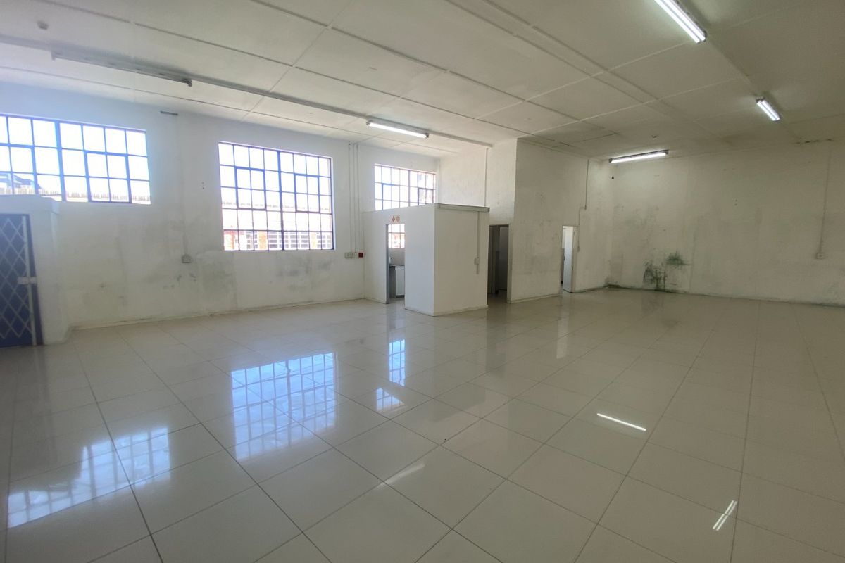 470m2 Industrial to Let  - Photo 5