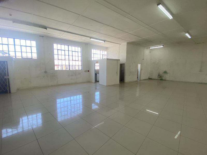 470m2 Industrial to Let  - Photo 5