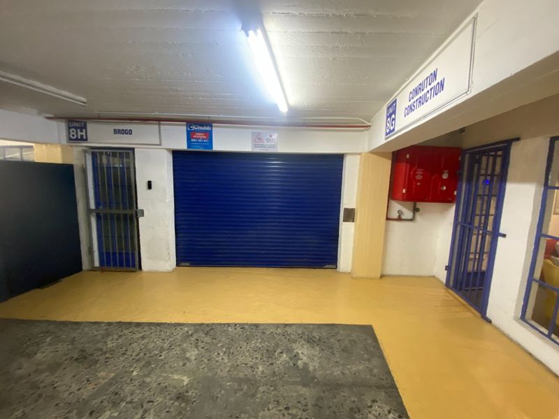 198m2 Commercial/Light Industrial to Let  - Photo 5