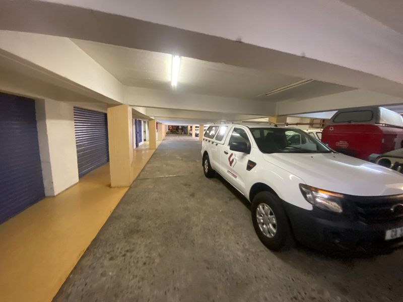 198m2 Commercial/Light Industrial to Let  - Photo 10