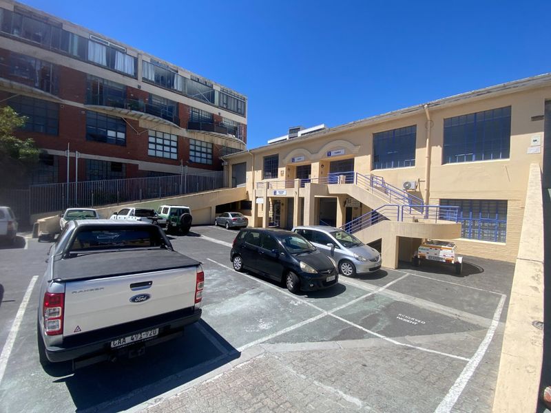 198m2 Commercial/Light Industrial to Let  - Photo 9