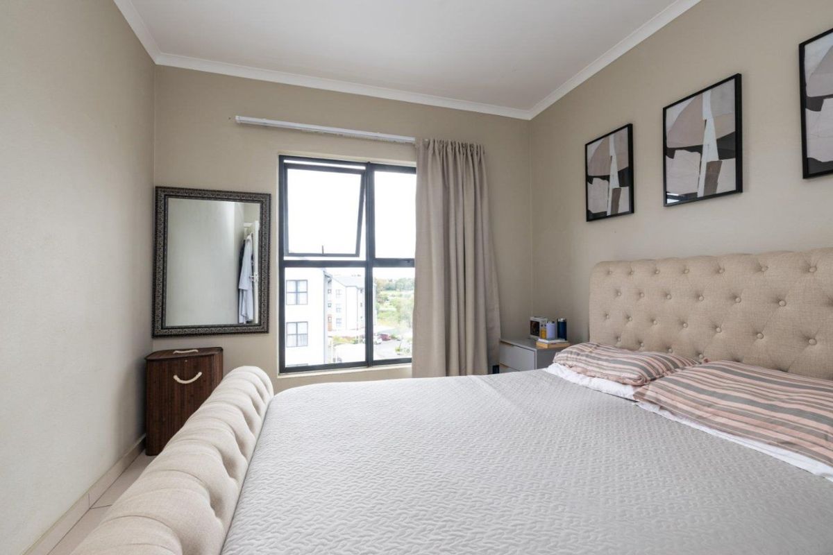 2 Bedroom 1st floor apartment for Rental in Carlswald - Photo 4