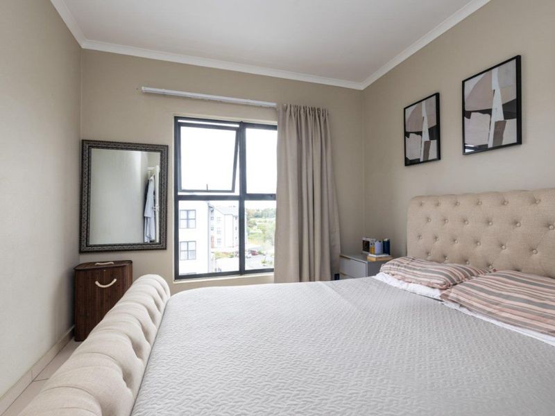 2 Bedroom 1st floor apartment for Rental in Carlswald - Photo 4