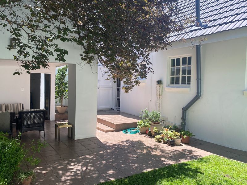 Rare find! Beautifully maintained. - Photo 5