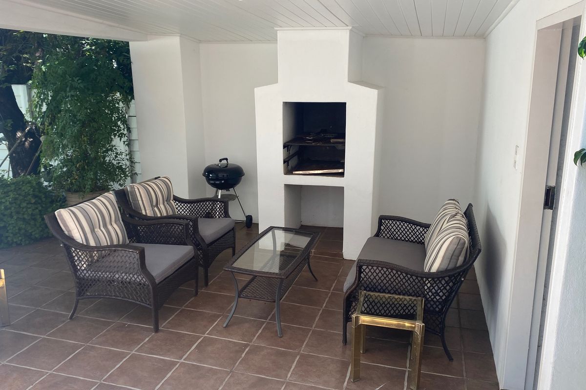 Rare find! Beautifully maintained. - Photo 4