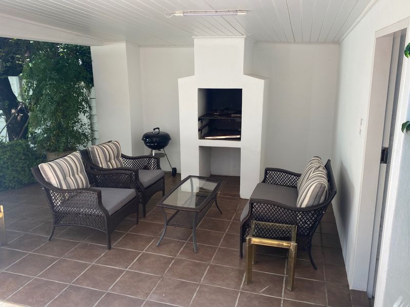 Rare find! Beautifully maintained. - Photo 4