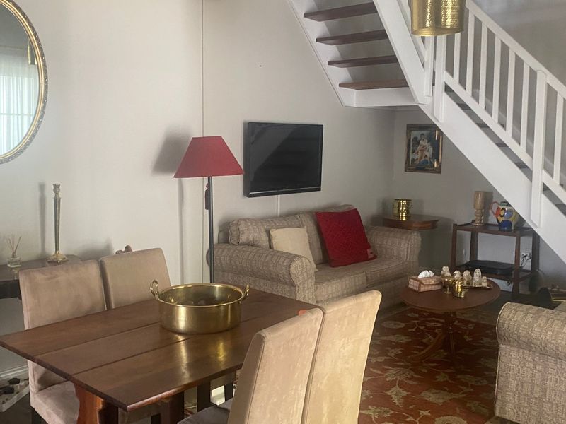 Rare find! Beautifully maintained. - Photo 7