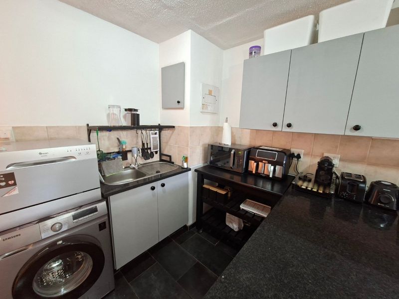 Modern apartment -perfect student accommodation - Photo 6