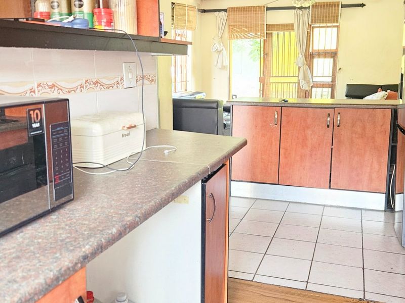 Great investment property in the heart of Fontainebleau!!! - Photo 5