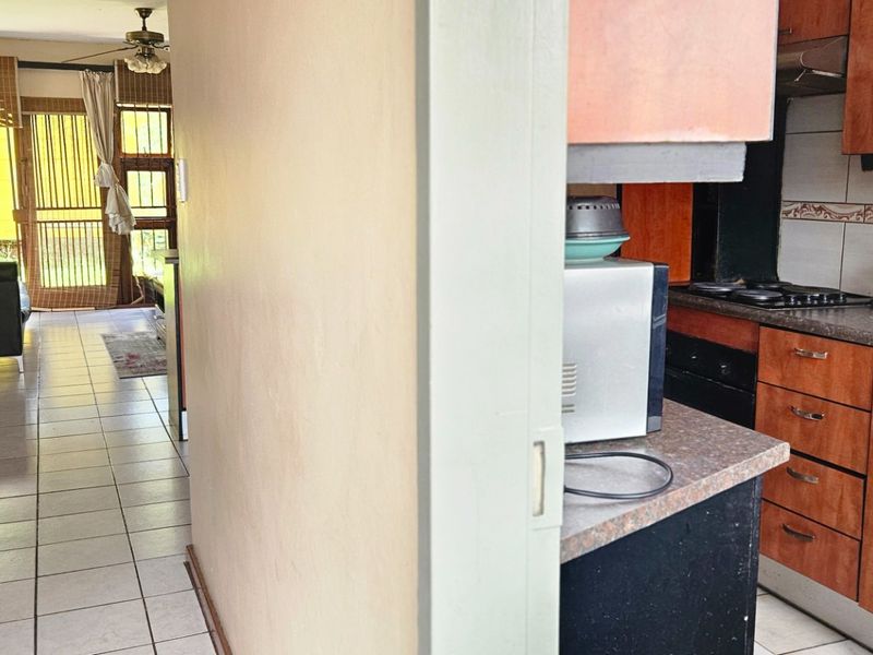 Great investment property in the heart of Fontainebleau!!! - Photo 8